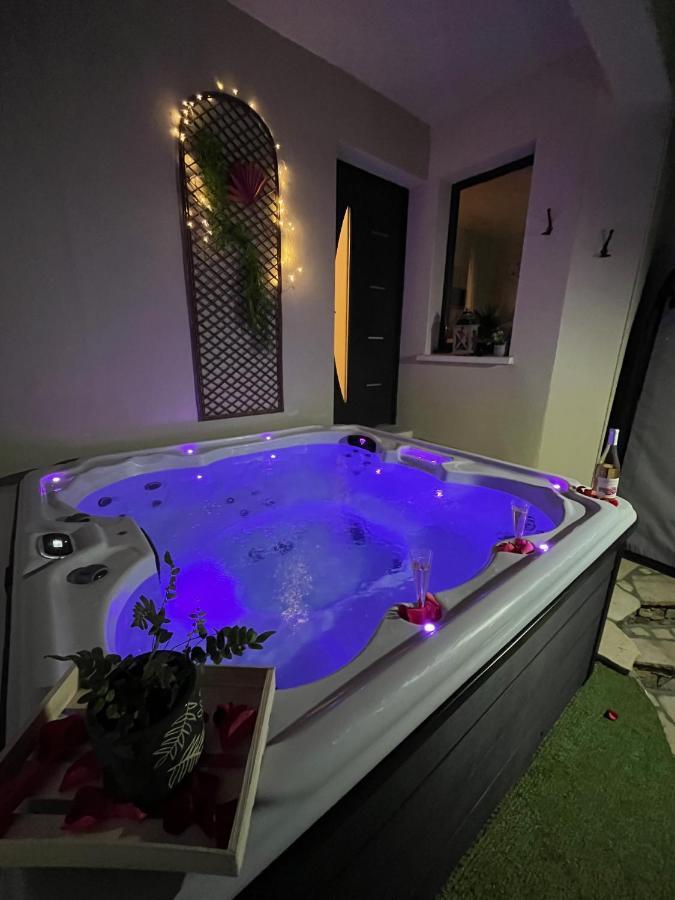 Chambre Au Calme Avec Spa Privatif Gratuit Sud Aveyron Les Palmiers Des Causses Saint-Rome-de-Tarn Eksteriør bilde